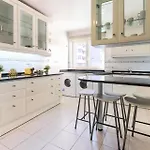 Apartment Laranjeiras Deluxe By Homing Lissabon